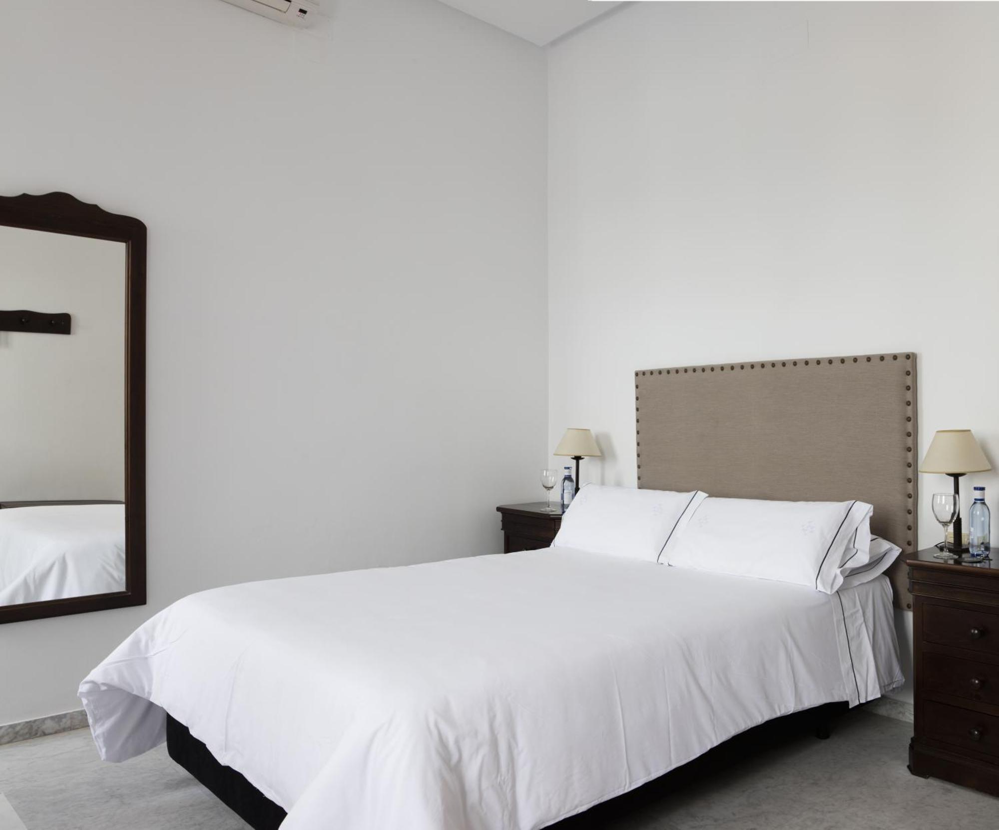 Hotel Tugasa Casa Palacio Medina Sidonia Экстерьер фото